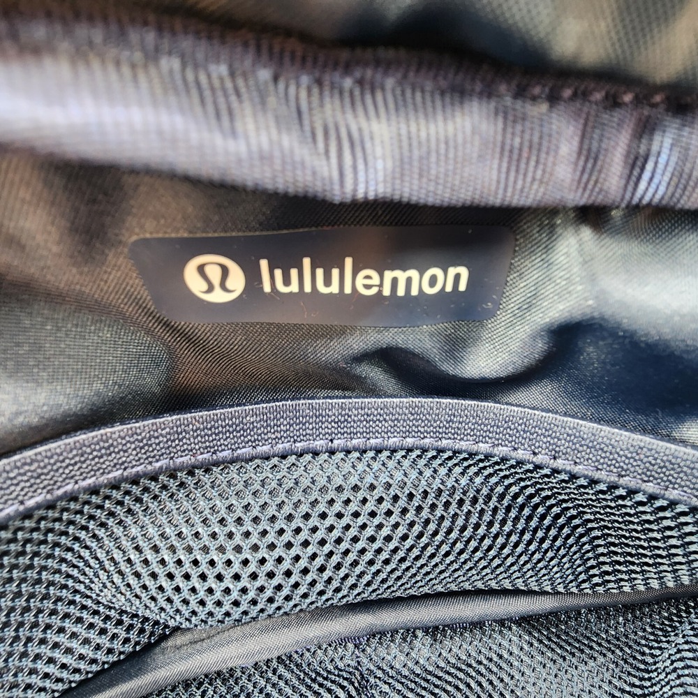 Lululemon x Peloton Everywhere Belt Bag 1L True Navy Adjustable Strap NEW w/ Tag - Picture 12 of 15